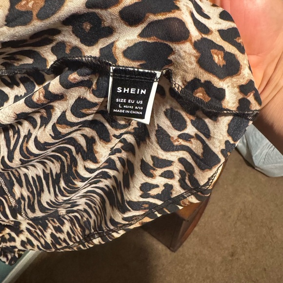 SHEIN Cheetah Bodycon Dress with Sleeves - Picture 4 of 5